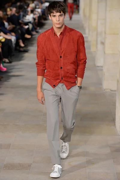 Look 24